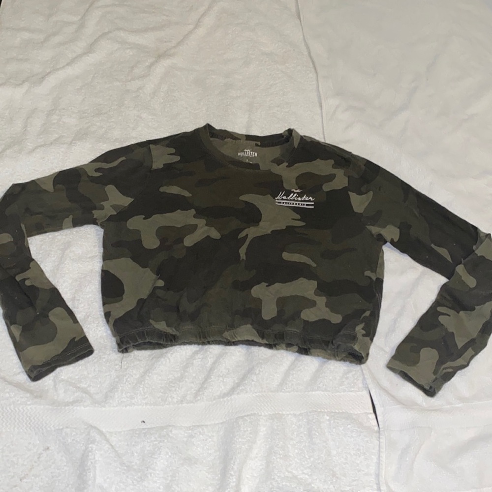 CROP TOP LONG SLEEVE DARK GREEN CAMO